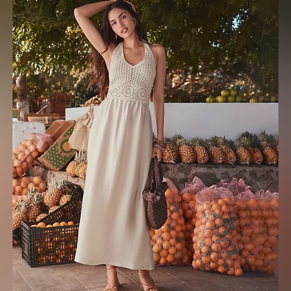 LOFT Dresses & Skirts - LOFT Crochet Halter Midi Dress - size 12p